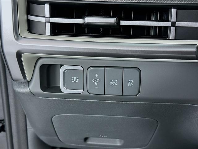 Hyundai Santa Fe Hybrid Vehicle Full-screen Gallery Image 15