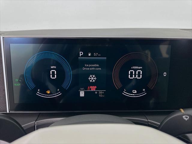 Hyundai Santa Fe Hybrid Vehicle Full-screen Gallery Image 32