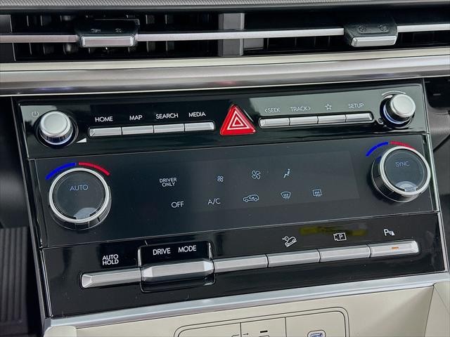 Hyundai Santa Fe Hybrid Vehicle Full-screen Gallery Image 45