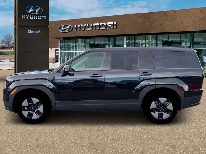 Hyundai Santa Fe Hybrid Vehicle Full-screen Gallery Image 3