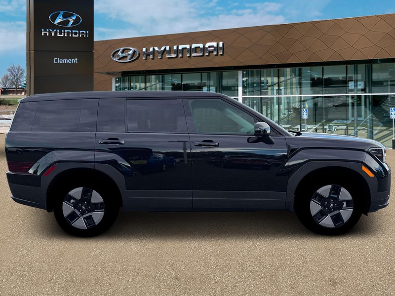 Hyundai Santa Fe Hybrid Vehicle Full-screen Gallery Image 9