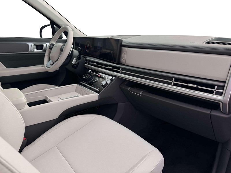 Hyundai Santa Fe Hybrid Vehicle Full-screen Gallery Image 15