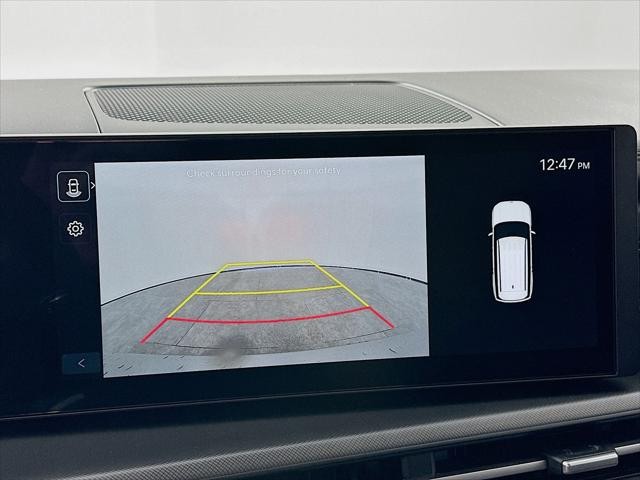 Hyundai Santa Fe Hybrid Vehicle Image 18