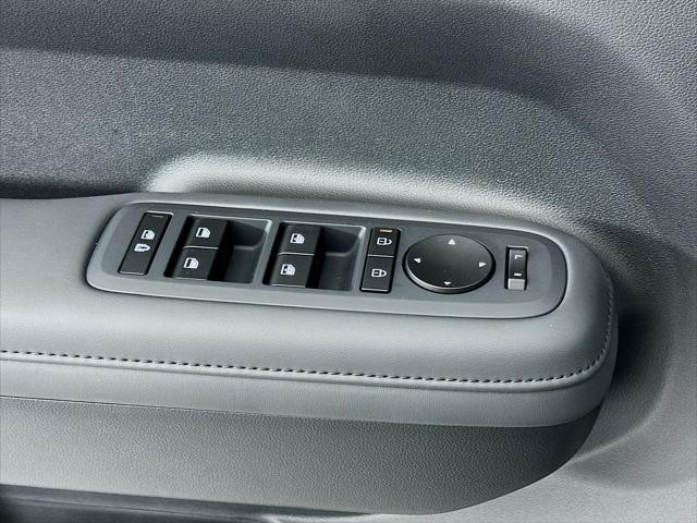 Hyundai Santa Fe Hybrid Vehicle Image 22