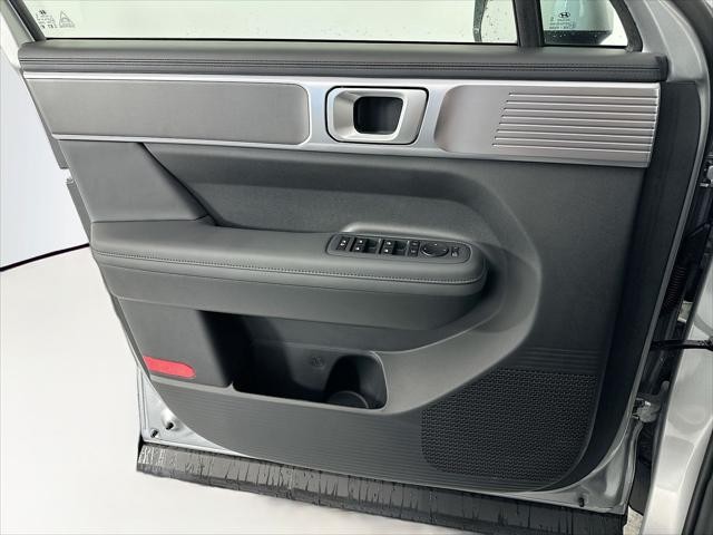 Hyundai Santa Fe Hybrid Vehicle Image 23