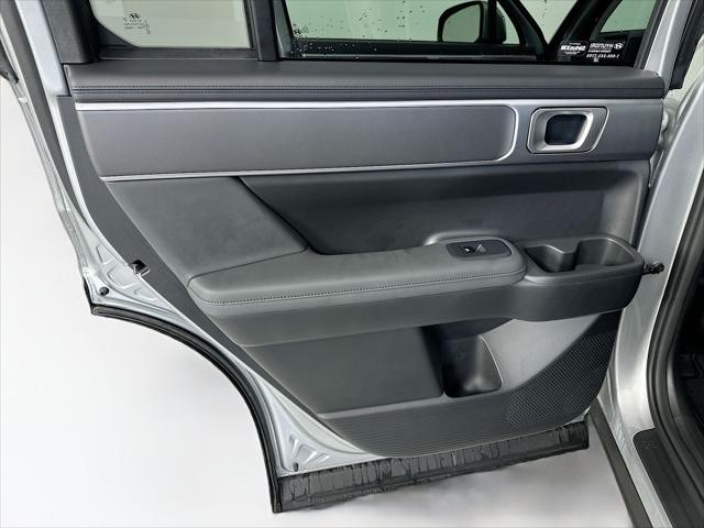 Hyundai Santa Fe Hybrid Vehicle Image 26