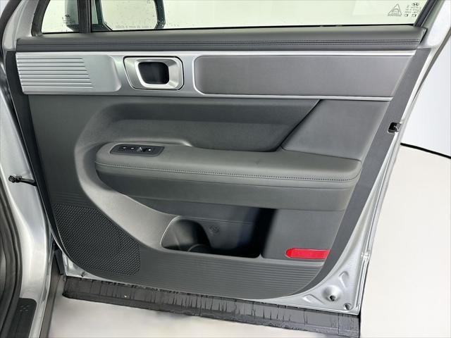 Hyundai Santa Fe Hybrid Vehicle Image 30