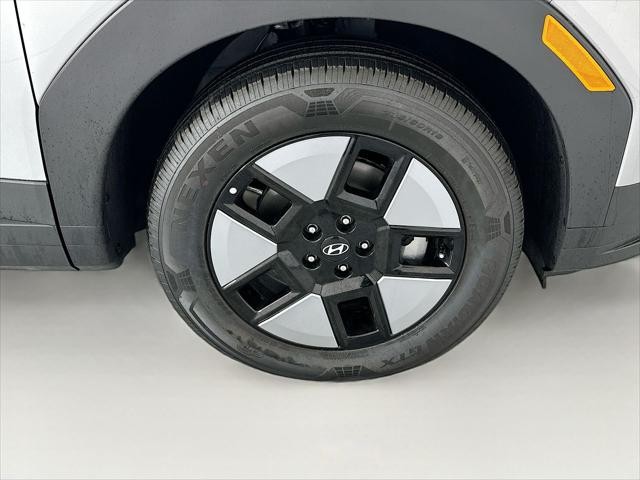 Hyundai Santa Fe Hybrid Vehicle Image 31