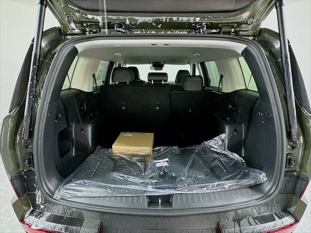 Hyundai Santa Fe Hybrid Vehicle Image 09