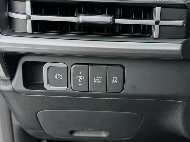 Hyundai Santa Fe Hybrid Vehicle Image 12