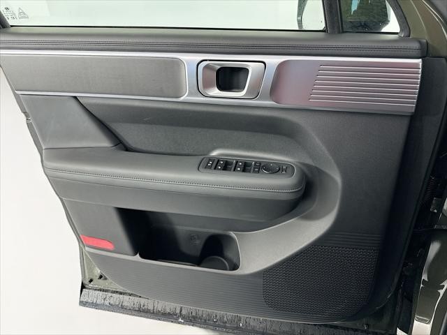 Hyundai Santa Fe Hybrid Vehicle Image 23