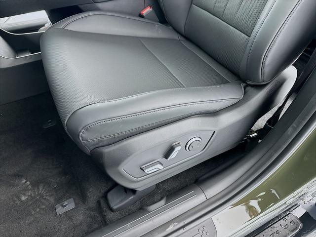 Hyundai Santa Fe Hybrid Vehicle Image 24