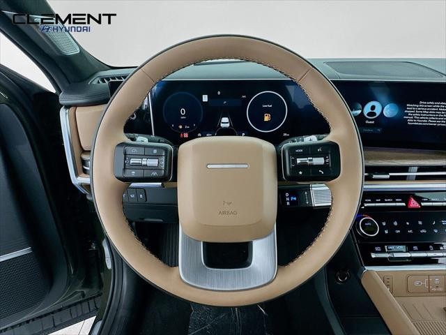 Hyundai Santa Fe Vehicle Full-screen Gallery Image 13