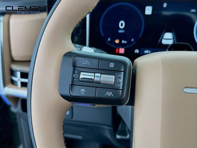 Hyundai Santa Fe Vehicle Full-screen Gallery Image 14