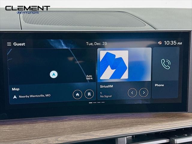 Hyundai Santa Fe Vehicle Full-screen Gallery Image 17