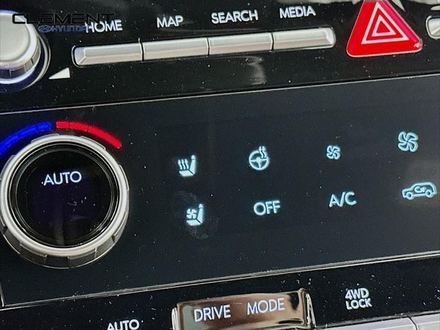 Hyundai Santa Fe Vehicle Full-screen Gallery Image 20