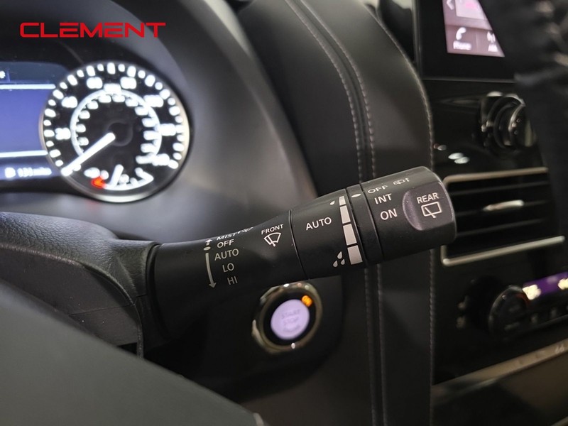 Nissan Armada Vehicle Image 13