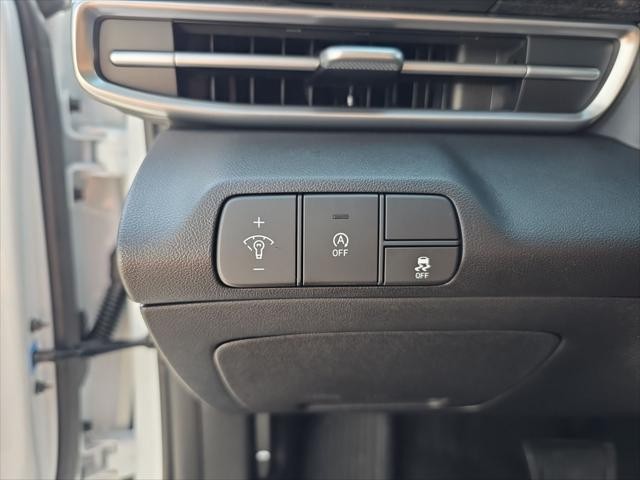 Hyundai Elantra Vehicle Full-screen Gallery Image 10