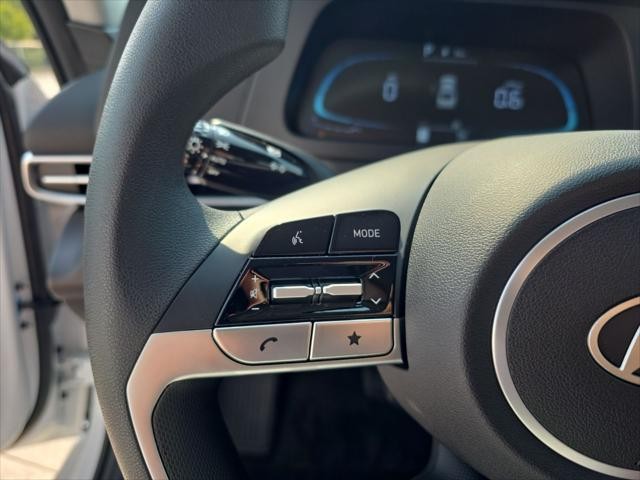 Hyundai Elantra Vehicle Full-screen Gallery Image 11