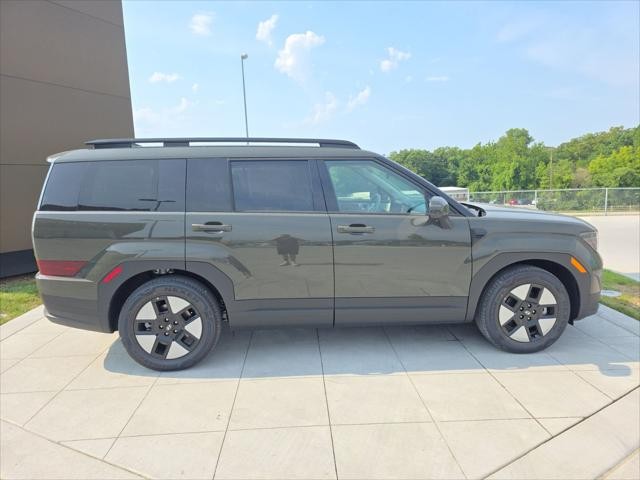 Hyundai Santa Fe Hybrid Vehicle Full-screen Gallery Image 4