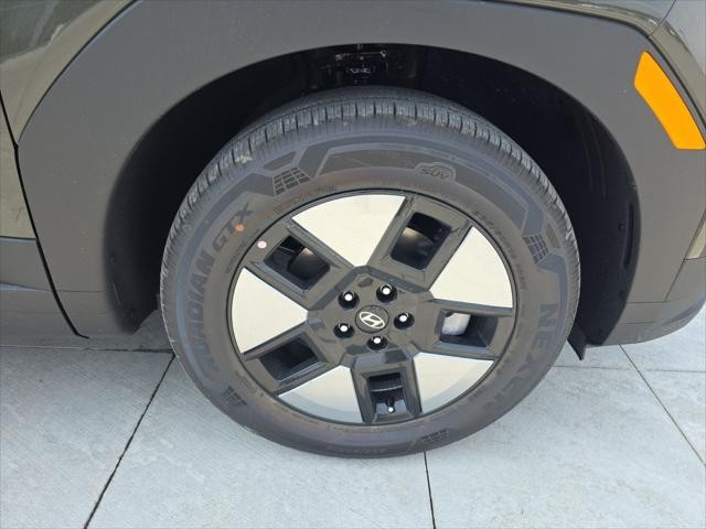 Hyundai Santa Fe Hybrid Vehicle Full-screen Gallery Image 31