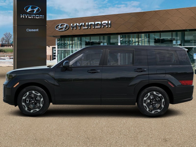 Hyundai Santa Fe Vehicle Full-screen Gallery Image 3