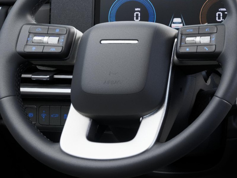 Hyundai Santa Fe Vehicle Full-screen Gallery Image 9