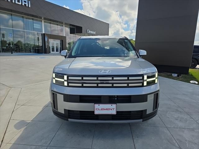 Hyundai Santa Fe Hybrid Vehicle Full-screen Gallery Image 2