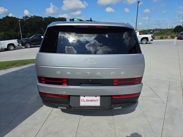 Hyundai Santa Fe Hybrid Vehicle Full-screen Gallery Image 7