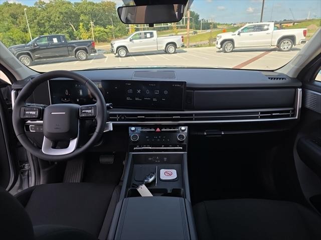 Hyundai Santa Fe Hybrid Vehicle Full-screen Gallery Image 10