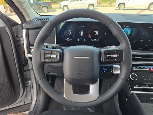 Hyundai Santa Fe Hybrid Vehicle Full-screen Gallery Image 12