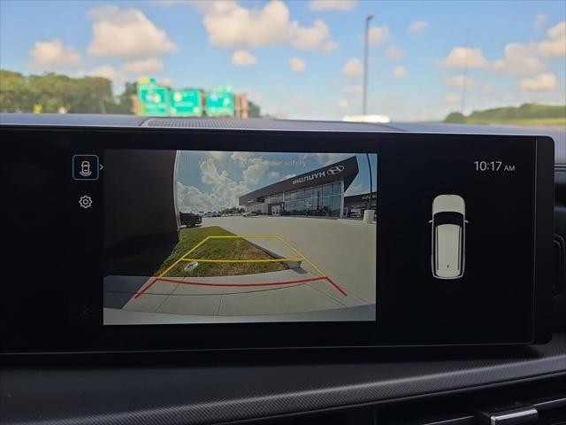 Hyundai Santa Fe Hybrid Vehicle Full-screen Gallery Image 19