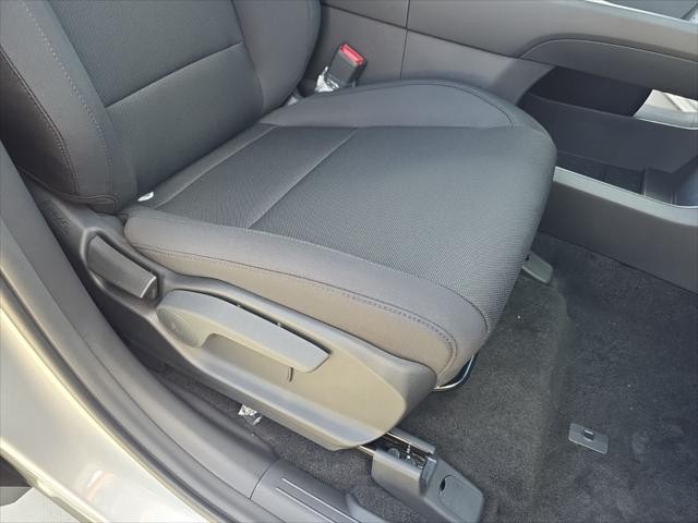 Hyundai Santa Fe Hybrid Vehicle Full-screen Gallery Image 29