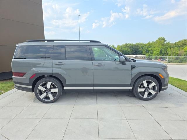 Hyundai Santa Fe Hybrid Vehicle Full-screen Gallery Image 4