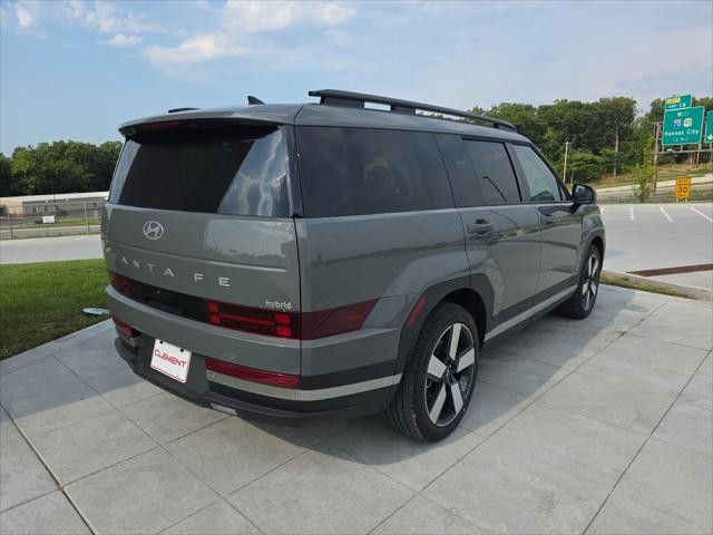 Hyundai Santa Fe Hybrid Vehicle Full-screen Gallery Image 6