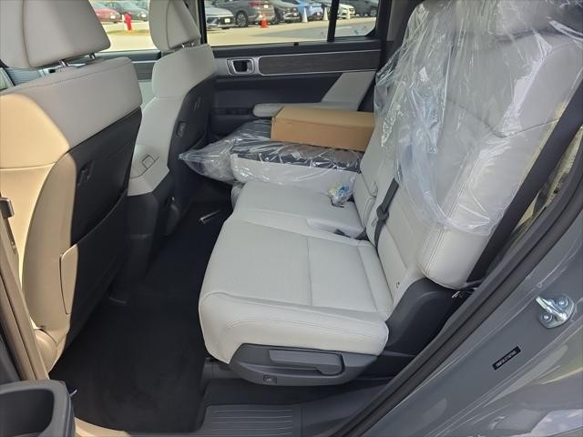 Hyundai Santa Fe Hybrid Vehicle Full-screen Gallery Image 27