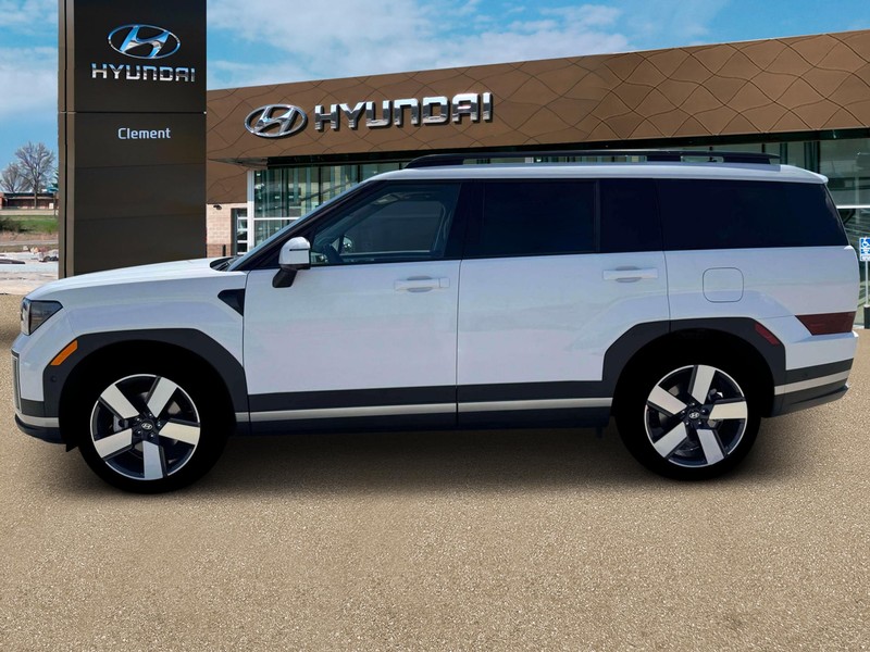 Hyundai Santa Fe Vehicle Full-screen Gallery Image 3