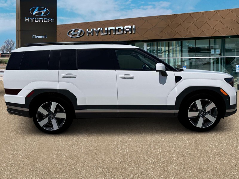 Hyundai Santa Fe Vehicle Full-screen Gallery Image 9