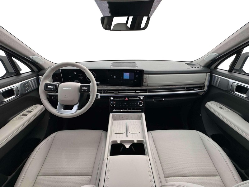 Hyundai Santa Fe Vehicle Full-screen Gallery Image 14