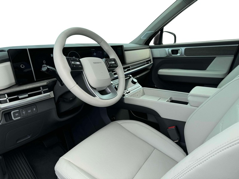 Hyundai Santa Fe Vehicle Full-screen Gallery Image 15