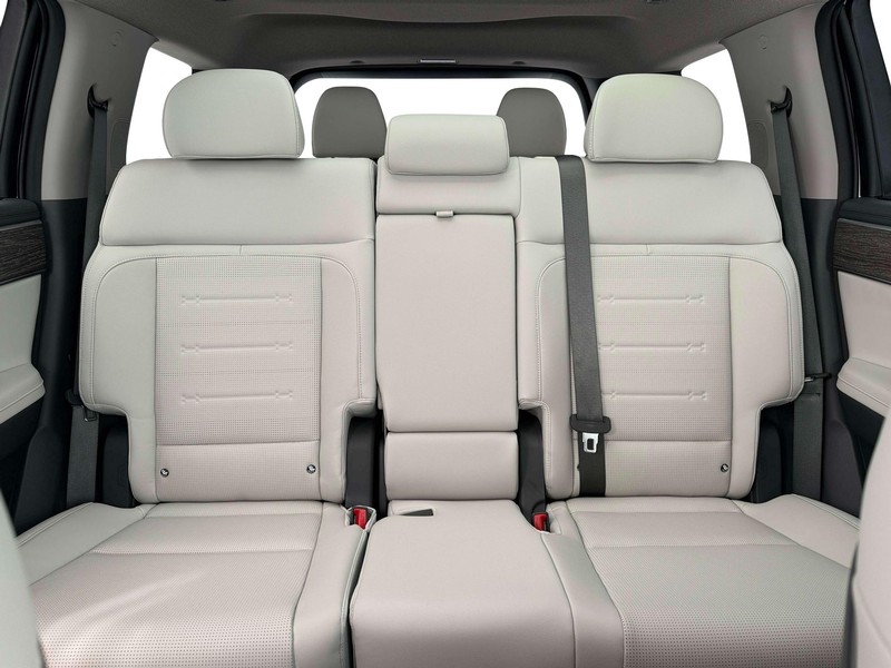 Hyundai Santa Fe Vehicle Full-screen Gallery Image 20