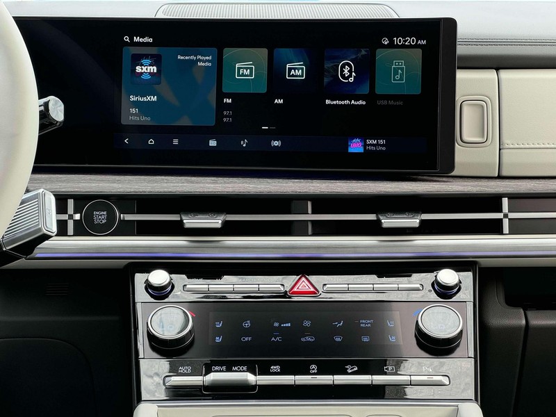 Hyundai Santa Fe Vehicle Full-screen Gallery Image 23