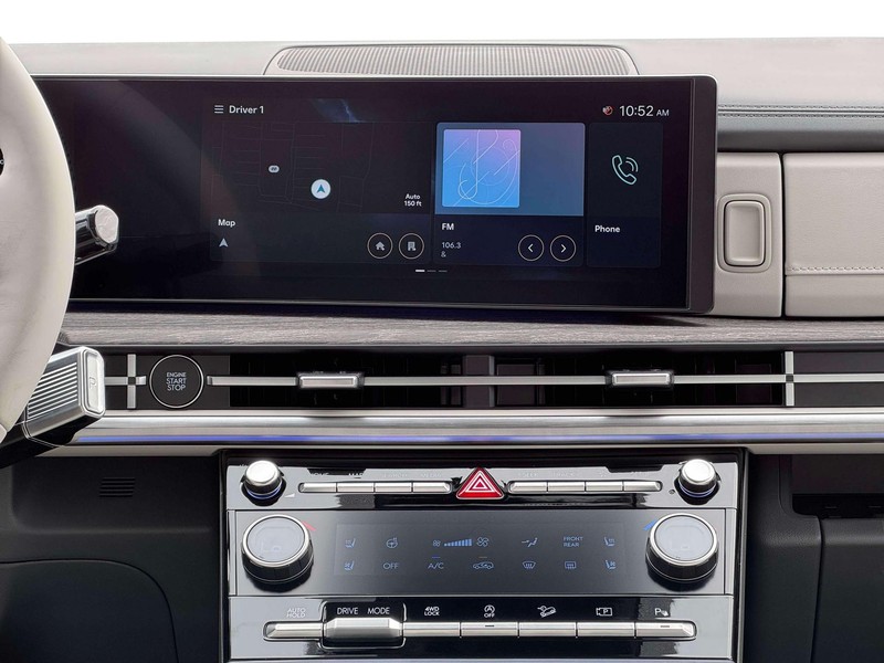 Hyundai Santa Fe Vehicle Full-screen Gallery Image 26