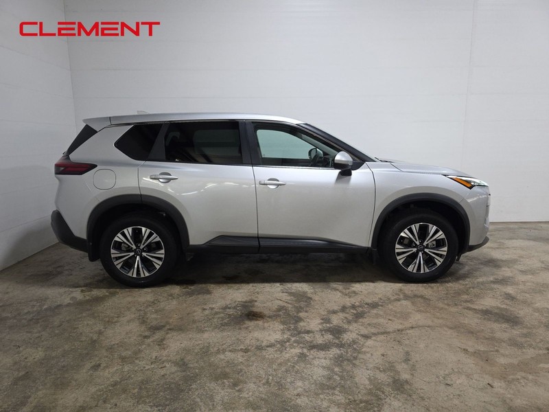 Nissan Rogue Vehicle Image 04