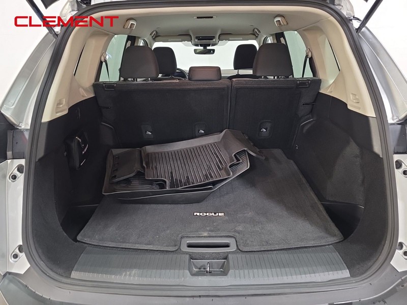 Nissan Rogue Vehicle Image 10