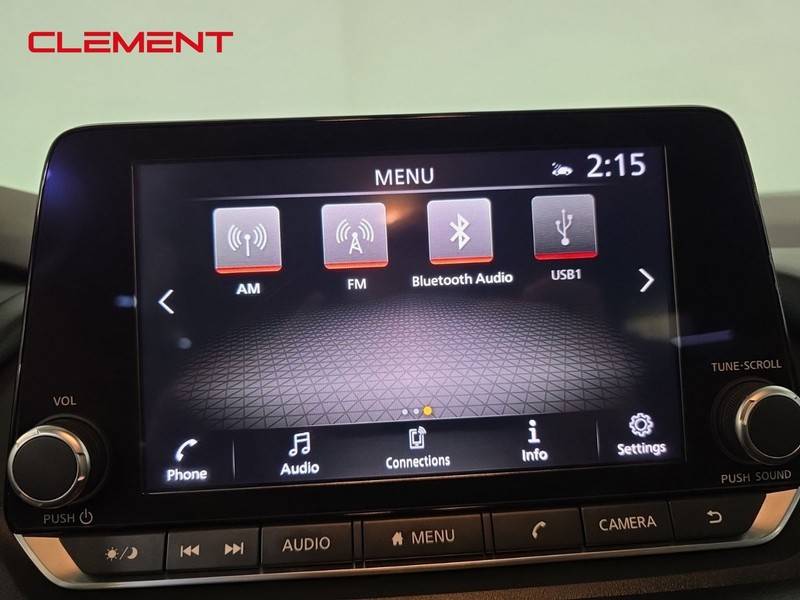 Nissan Rogue Vehicle Image 18