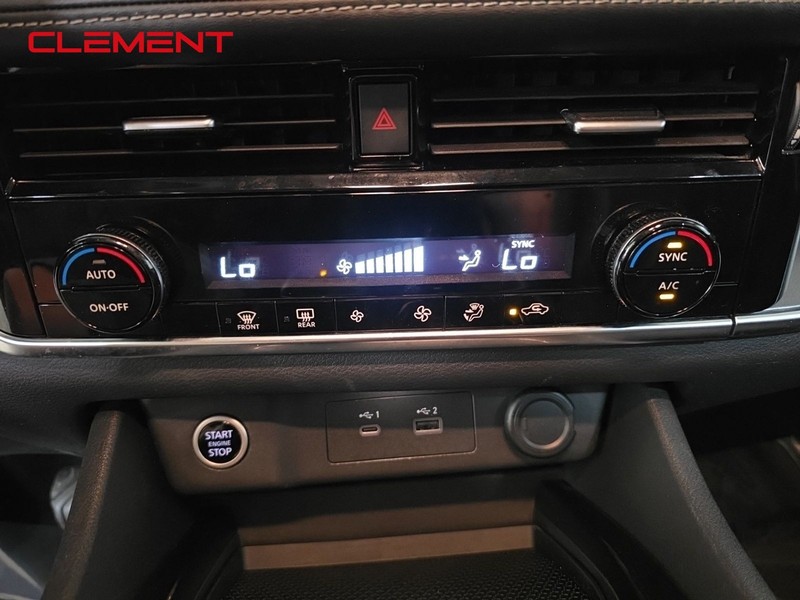 Nissan Rogue Vehicle Image 20