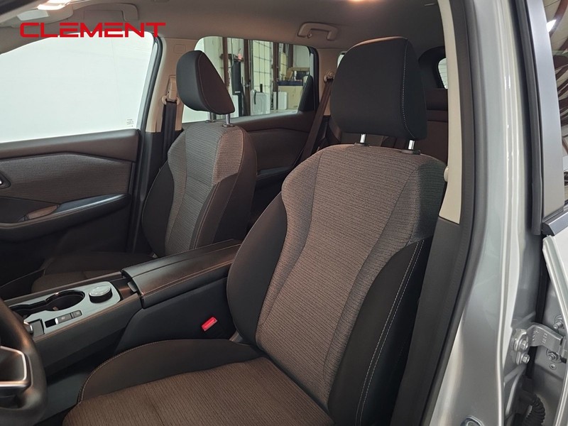 Nissan Rogue Vehicle Image 26