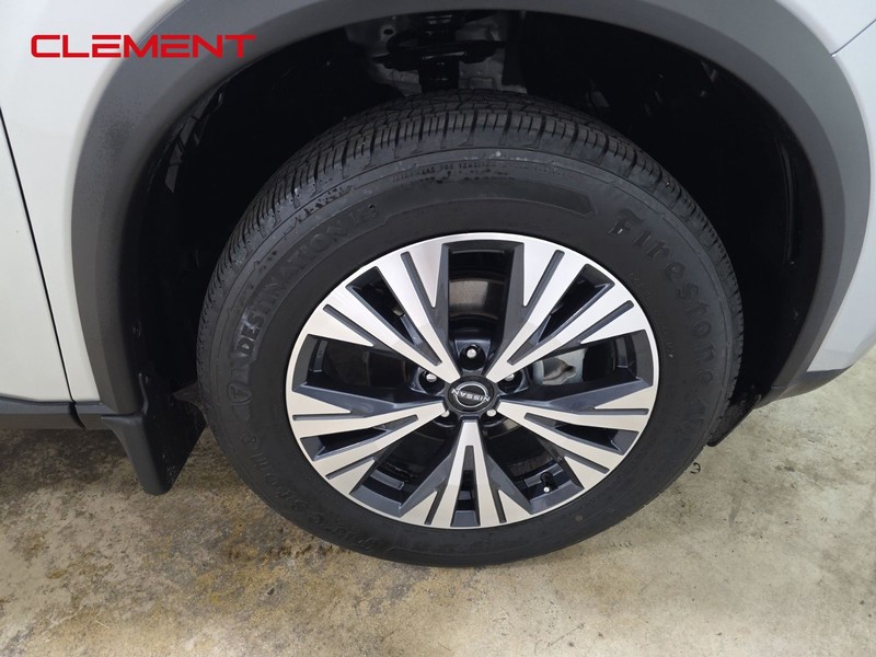 Nissan Rogue Vehicle Image 33
