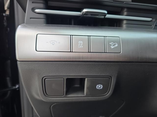 Hyundai Kona Vehicle Full-screen Gallery Image 11